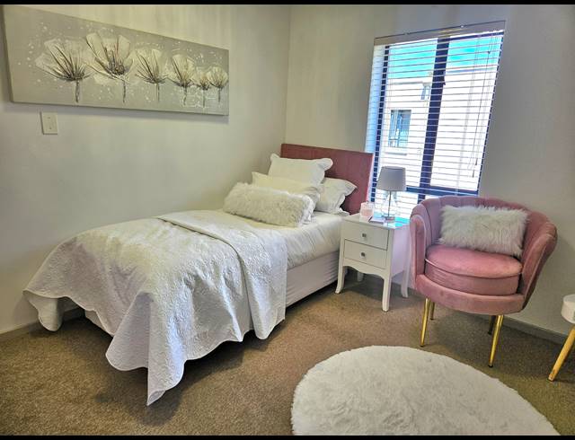 1 BEDROOM APARTMENT FOR SALE IN PINELANDS
